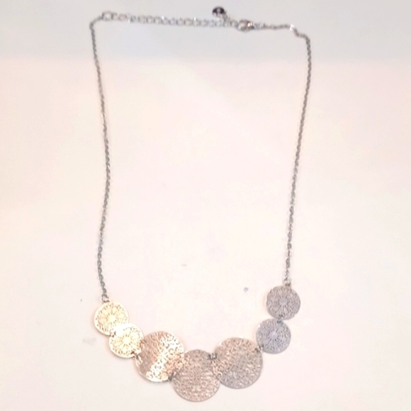 SilverPlated Woman's‎ Vintage Coin Shaped Necklace 20 Inch - Picture 3 of 6